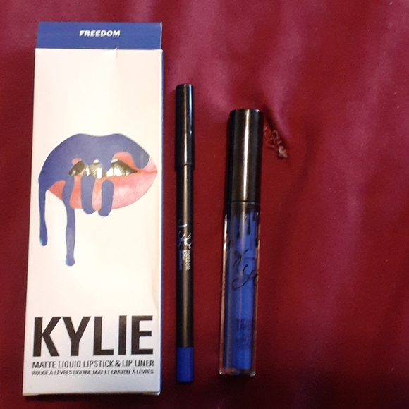 Kylie Lip Kit in the shade: Freedom - Picture 2 of 2